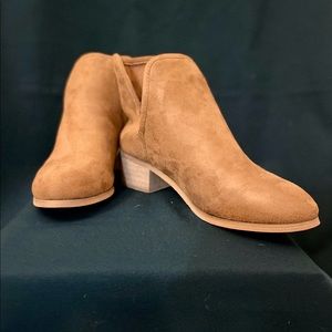 Seven7 Leather Ankle Booties size 8